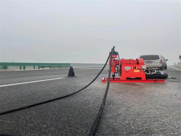 德保马路路基路面开裂下沉注浆加固灌浆